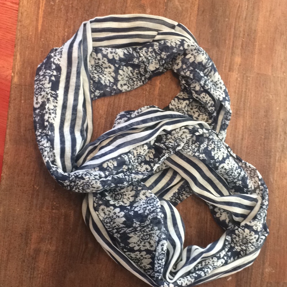 Infinity scarf